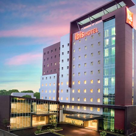 Ibis Makassar City Center Exterior foto